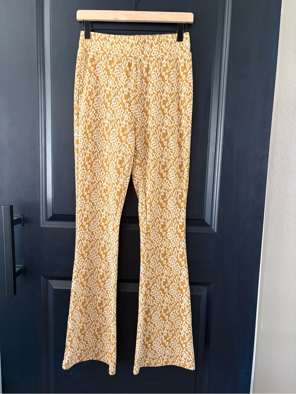 On Twelfth Women’s Medium Mustard Cream Floral Knit Flare Pants Boho Retro
